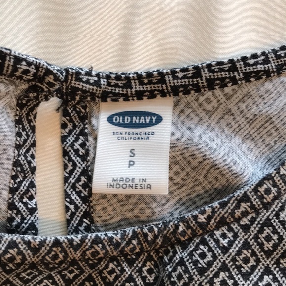 Old Navy blouse - Picture 6 of 7